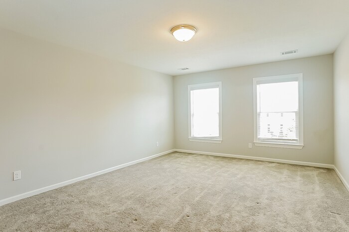 Building Photo - 568 Bunchgrass St