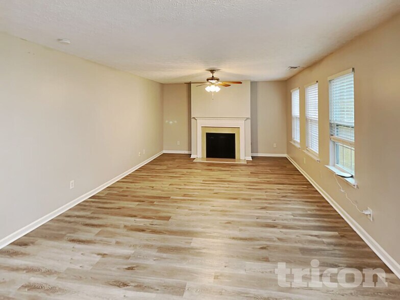 Building Photo - 156 Bridgestone Ln