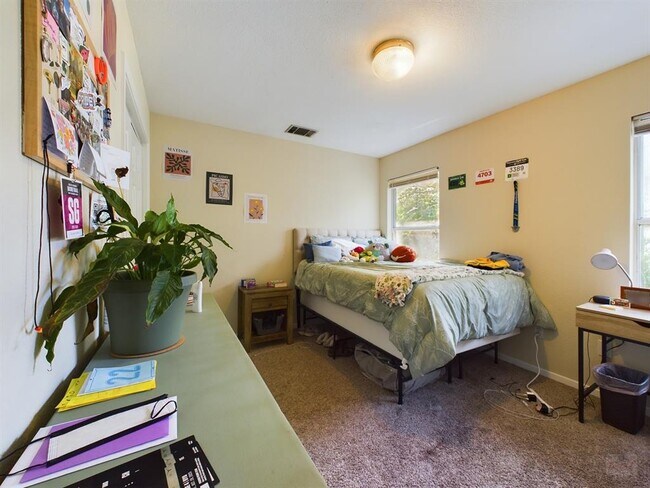 Building Photo - 4521 Avenue F