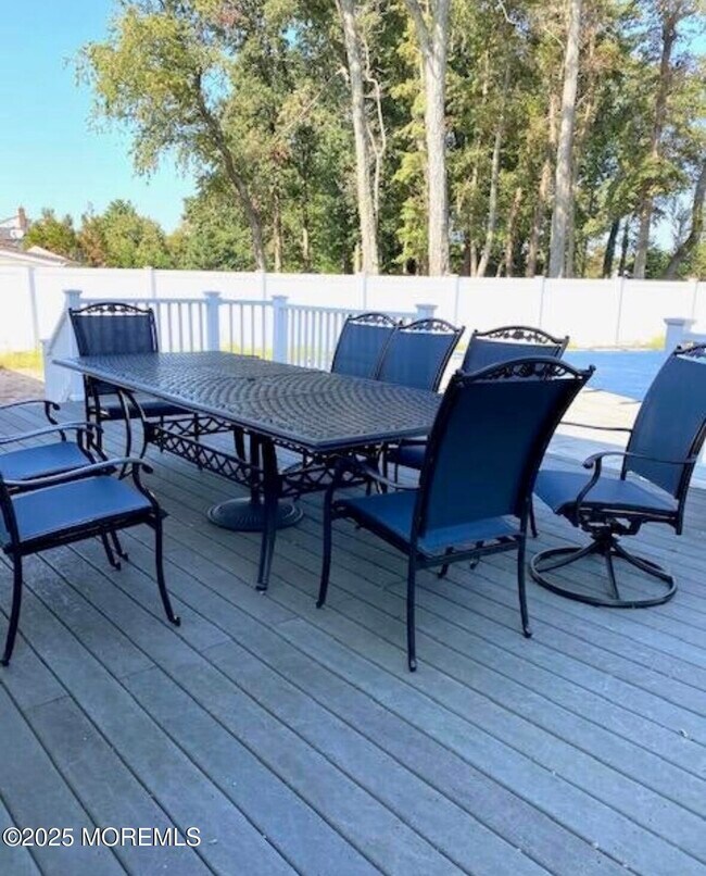 Building Photo - 55 Heath Ave