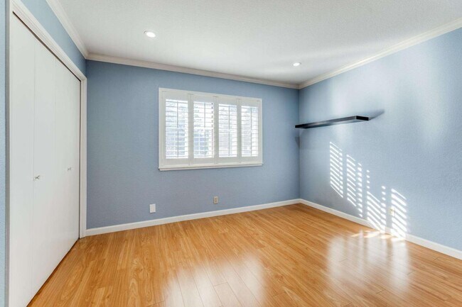 Building Photo - 12091 Atrium Dr