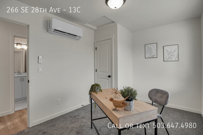 Building Photo - 266 SE 28th Ave