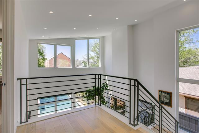 Building Photo - 2215 Madera St