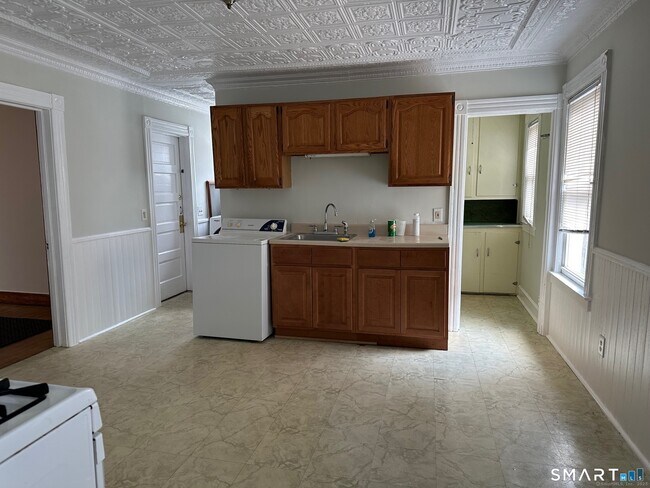 Building Photo - 88 Woodbine St