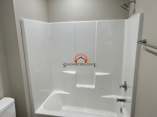 Building Photo - Brand new 2 bedroom 2 bath duplex