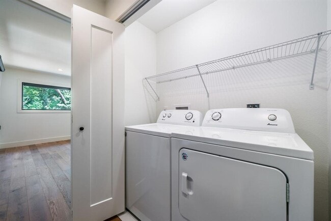 Building Photo - 3514 Hillbrook Dr