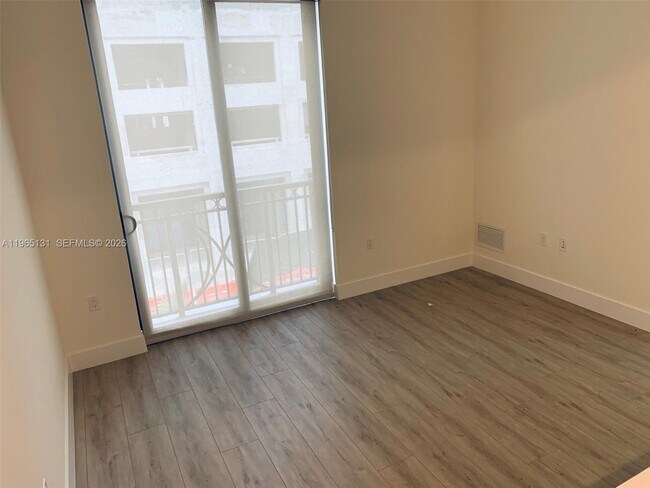 Building Photo - 301 Altara Ave