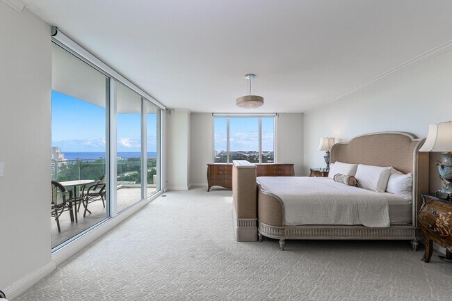 Building Photo - 3055 Harbor Dr