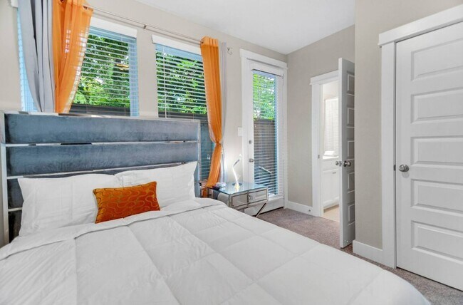 Building Photo - 703 Strawberry Pines Ct