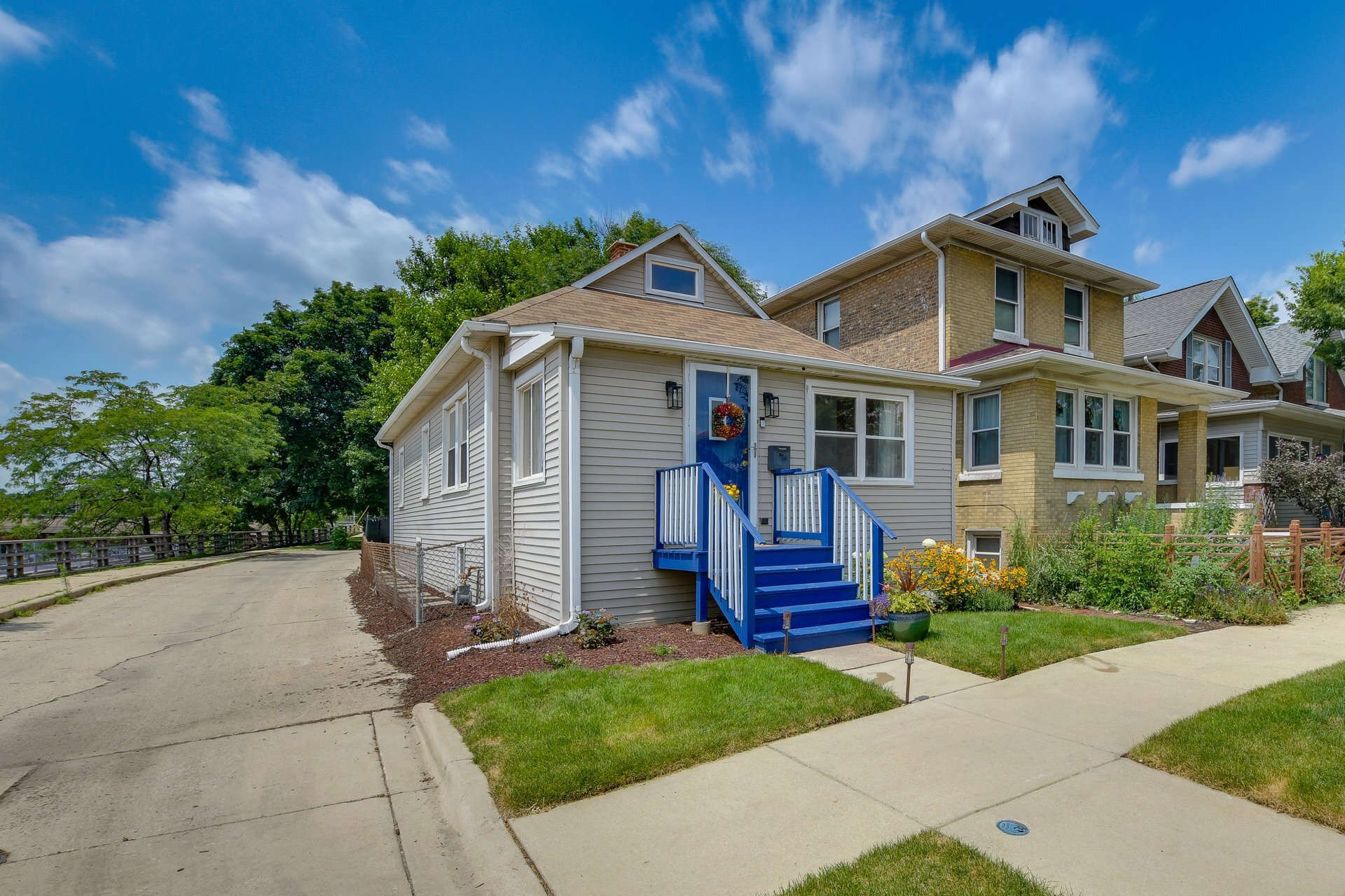 Building Photo - 927 S Taylor Ave