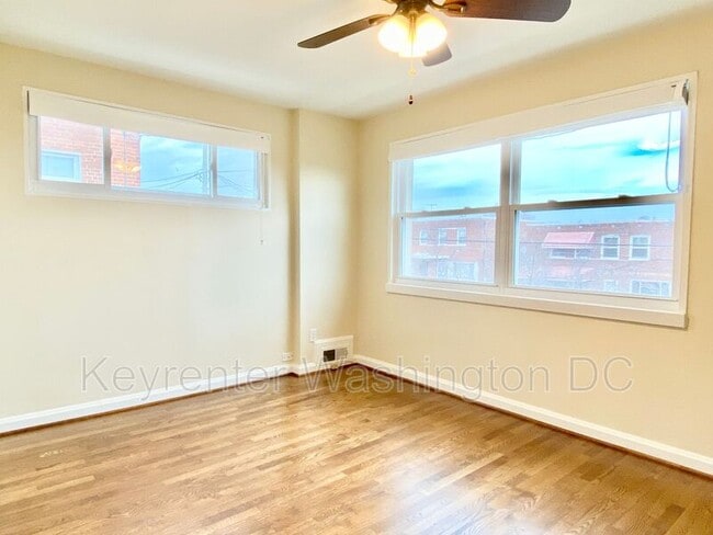 Building Photo - 5514 Chillum Pl NE