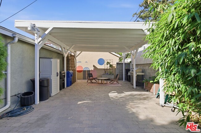 Building Photo - 4276 Kenyon Ave