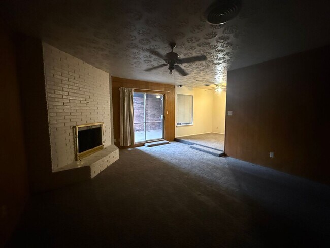 Building Photo - 2723-2723 Fair Palms Pl