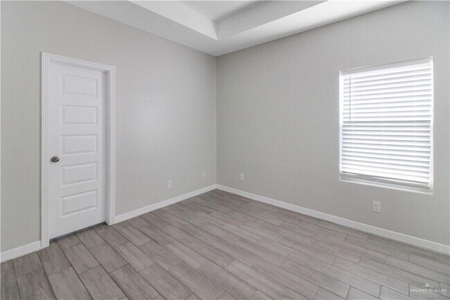 Building Photo - 19 Nightingale Ct