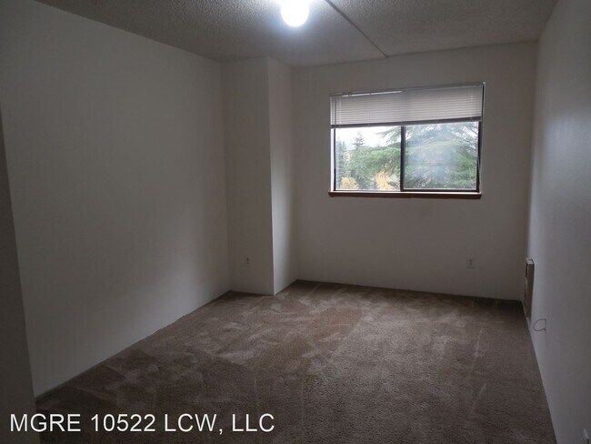 Building Photo - 10522 Lake City Way NE