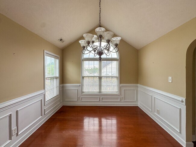 Building Photo - Gorgeous 3 Bed 2.5 Bath Home on Corner Lot