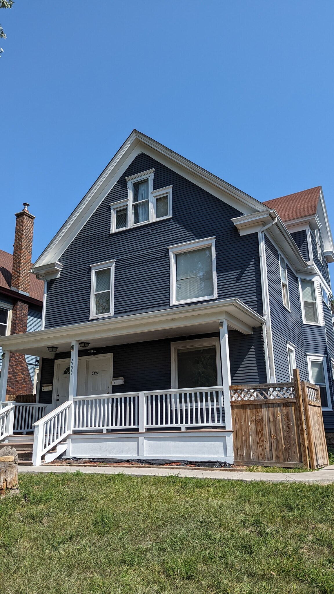 Building Photo - 2222 Emerson Ave N
