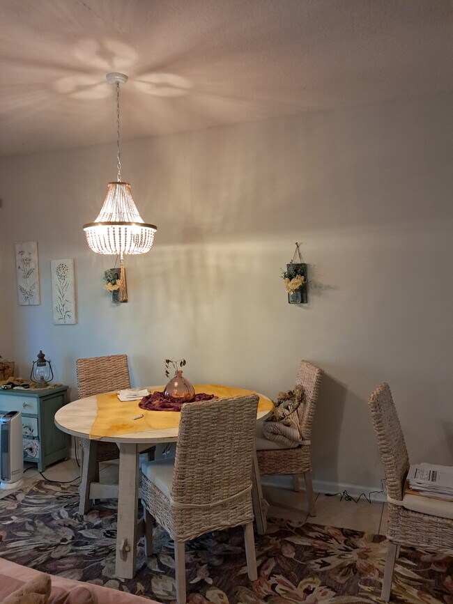 Building Photo - 317 Sand Oak Blvd