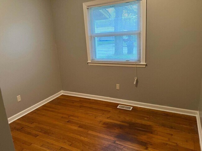 Building Photo - 2391 Allen Dr