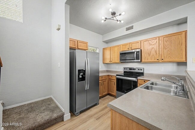 Building Photo - 418 N Mahogany Ct