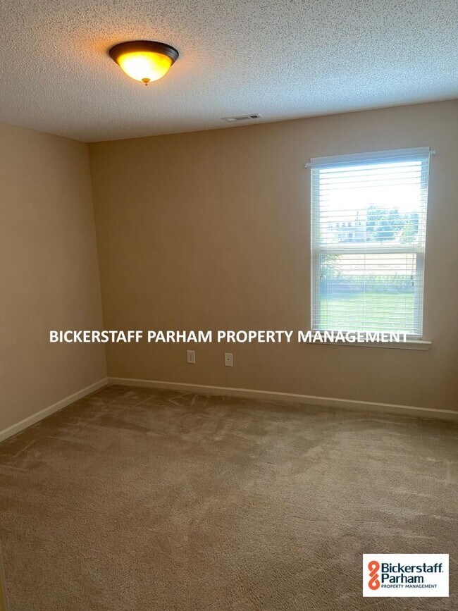 Building Photo - Self-Showings Available! Located in Fort M...