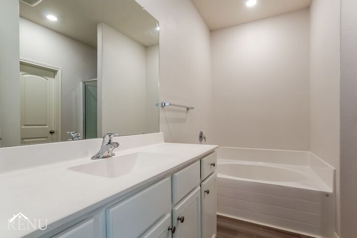 Building Photo - 10475 Red Cardinal Dr