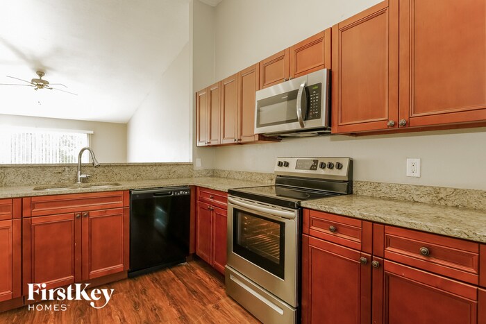 Building Photo - 1024 Olliff Way
