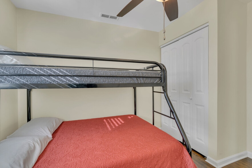 Building Photo - 3365 Hospital Ln