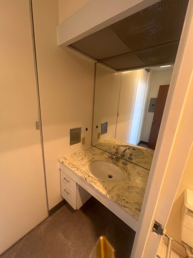 Building Photo - Downtown Reno studio available Arlington Towers