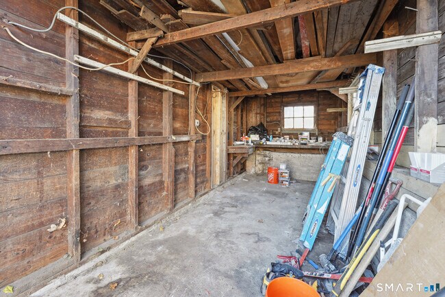 Building Photo - 21 Soundview Ave