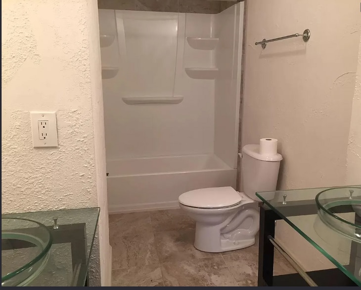 Building Photo - 206 Samuel Blvd