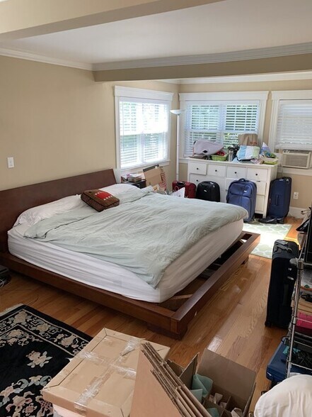 Building Photo - 38 Matignon Rd