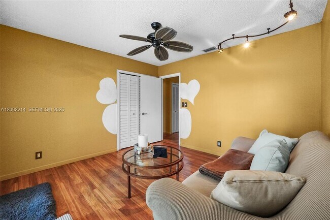 Building Photo - 6975 Bianchini Cir