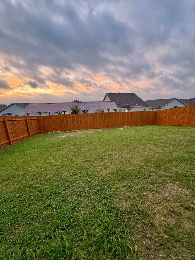 Building Photo - 2 weeks Free Rent! AVAILABLE IN BULVERDE! ...