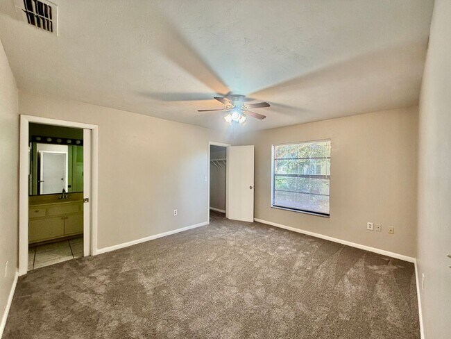 Building Photo - Single Family Home