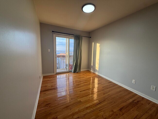 Building Photo - 801 Grand Ave