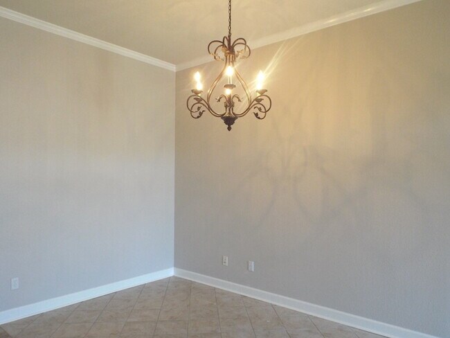 Building Photo - Spacious Pace Home with Office, Fireplace ...