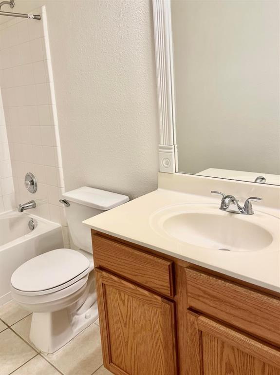 Building Photo - 2409 Romeo Dr