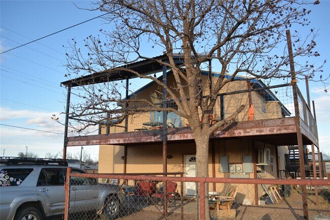 Primary Photo - 1706 W Gallego Ave