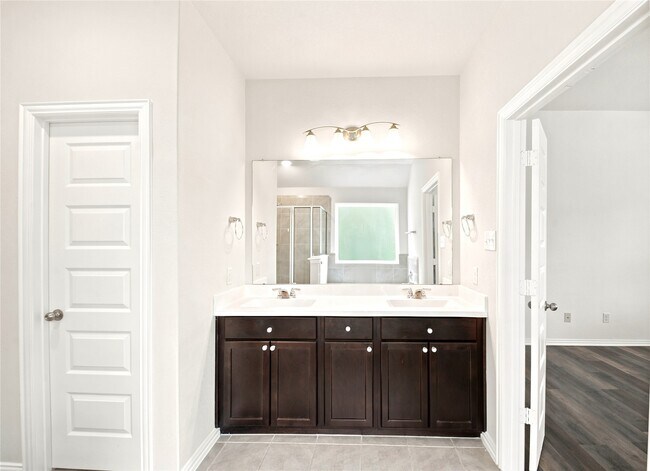 Building Photo - 1202 Vilamoura Ct
