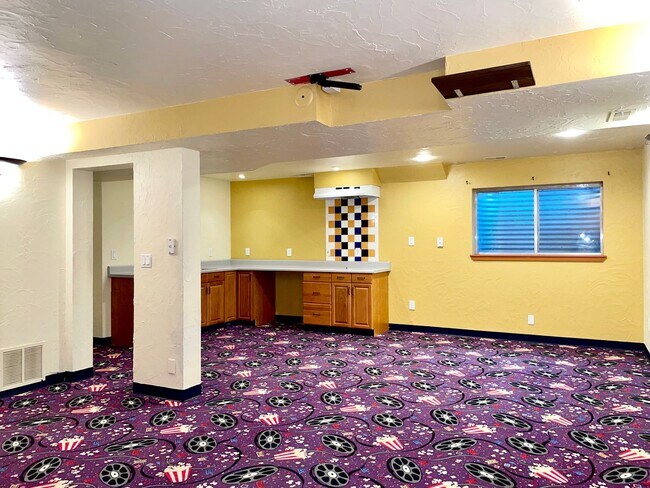 Building Photo - FANTASTIC 4 BEDROOM IN FAIRFAX