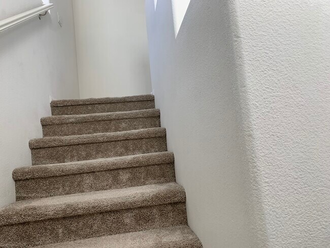 Building Photo - 1230 Hopespring Loop Ave