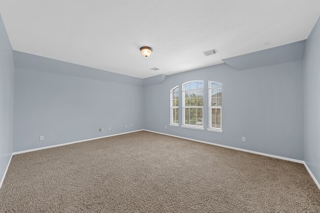 Building Photo - 12 Palomar Dr