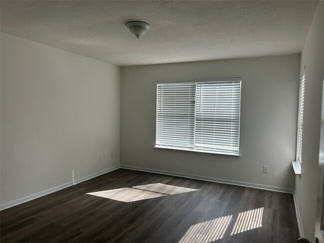 Building Photo - 24011 Goodfellow Dr