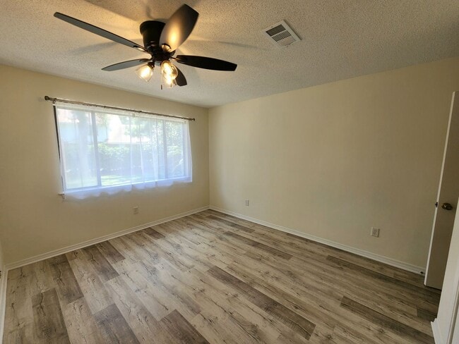 Building Photo - Gulf Shores 2/1.5 condo at Country Club Village