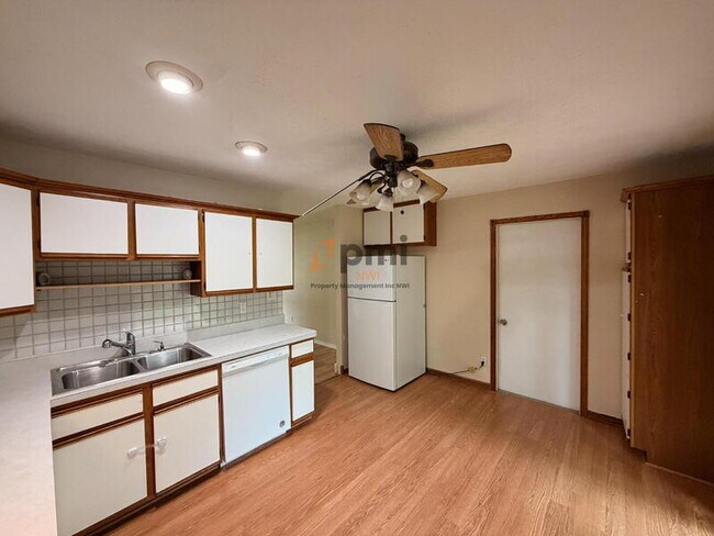 Building Photo - 7726 Durbin St