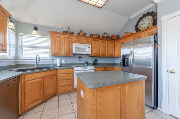 Building Photo - 537 Meadowcrest Dr
