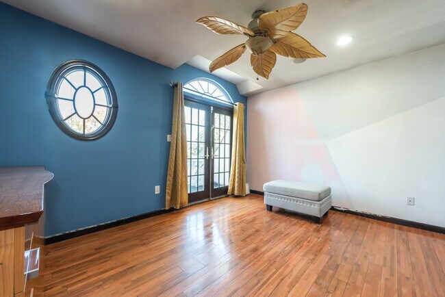 Building Photo - 53 Edward Ave