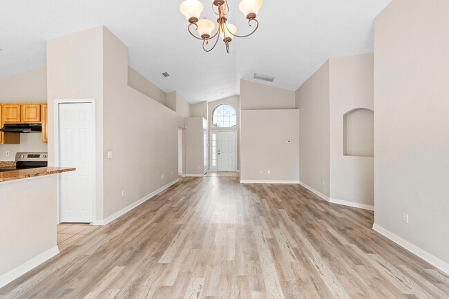 Building Photo - 1911 Colonial Woods Blvd