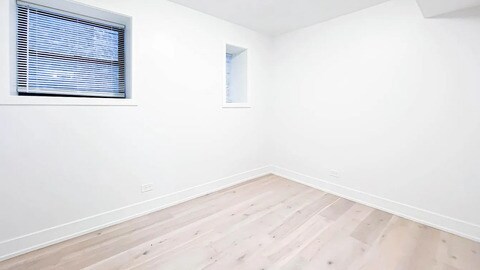 Building Photo - 1336 W Bryn Mawr Ave